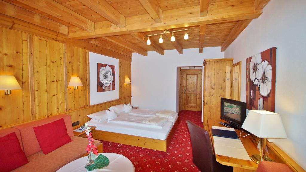 Hotel Schwarzenbergs Traube Glottertal Luaran gambar