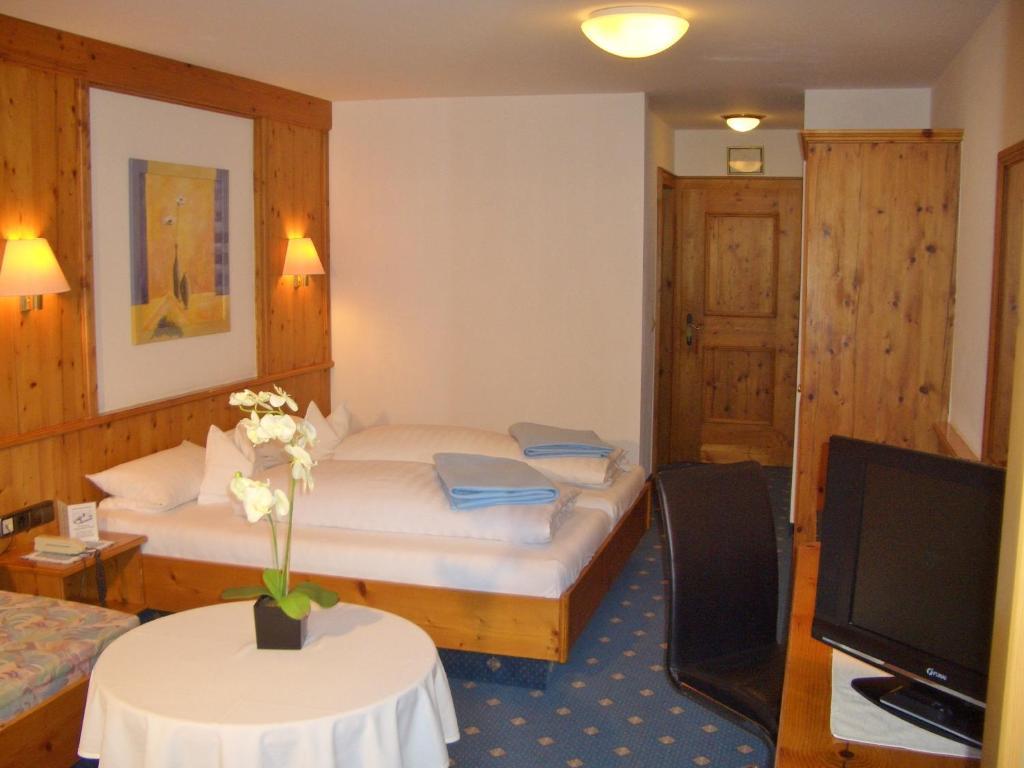 Hotel Schwarzenbergs Traube Glottertal Luaran gambar