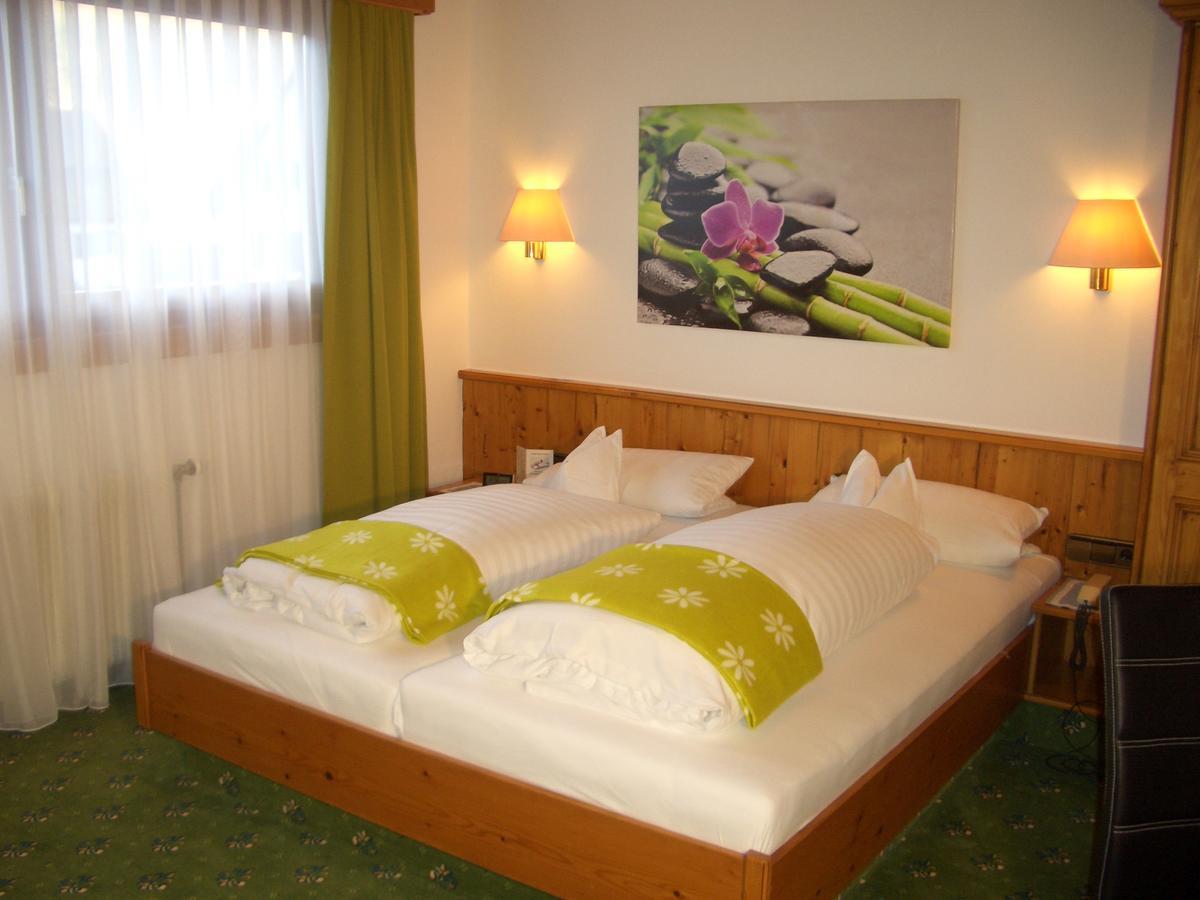 Hotel Schwarzenbergs Traube Glottertal Luaran gambar